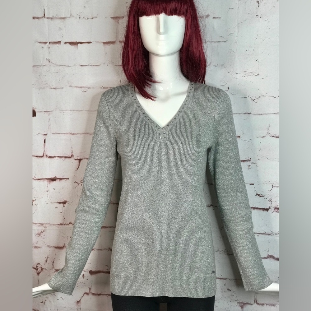 DKNY M Sparkly silver metallic thread grey ribbed V-neck knit top Size Medium - Picture 4 of 15